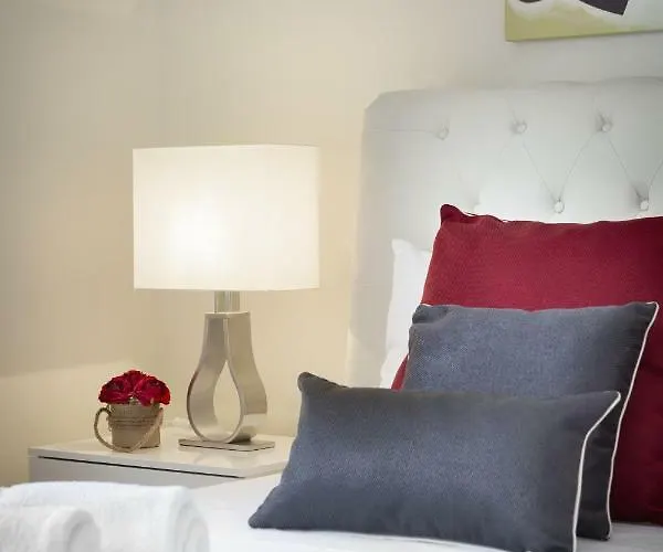 Pensión Luxury & 3*